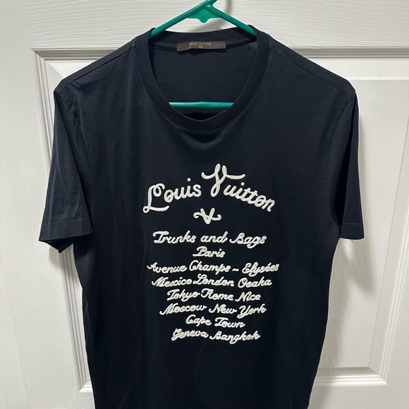 Louis Vuitton Black Short Sleeve Tee - Picture 1 of 3